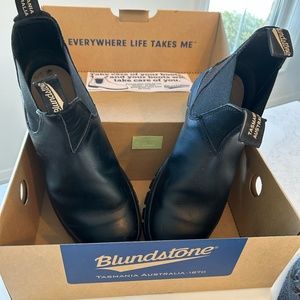 Men's Size 9 Black Blundstones - Excellent Condition